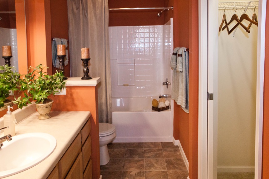 Indianapolis Apartment Photos | StoneBridge Luxury Apartment Homes