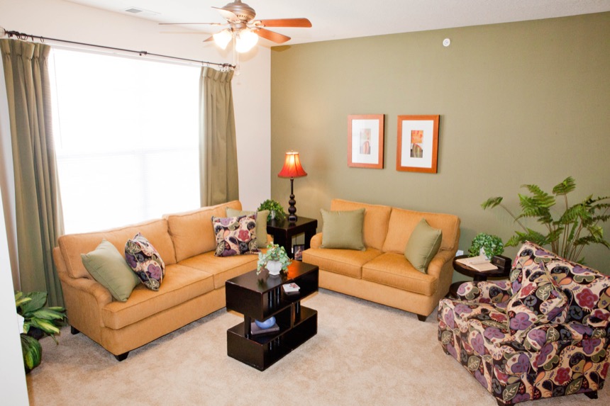 Indianapolis Apartment Photos | StoneBridge Luxury Apartment Homes