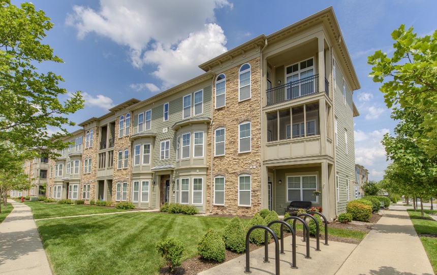 Exterior view of a Indianapolis apartment building.